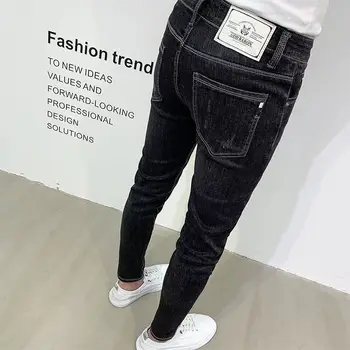 Naujas korėjos Stiliaus Slim Fit Black Jeans Vyrams su Siuvinėjimo Dizainą Džinsinio audinio Kelnės Atsitiktinis ir Prabangių Drabužių Stretch Kelnės